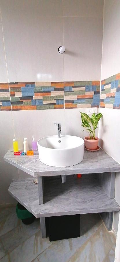 Lonos Circle Private Garden Bed & Breakfast Romblon Luaran gambar