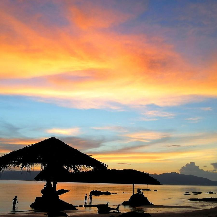 Lonos Circle Private Garden Bed & Breakfast Romblon Luaran gambar
